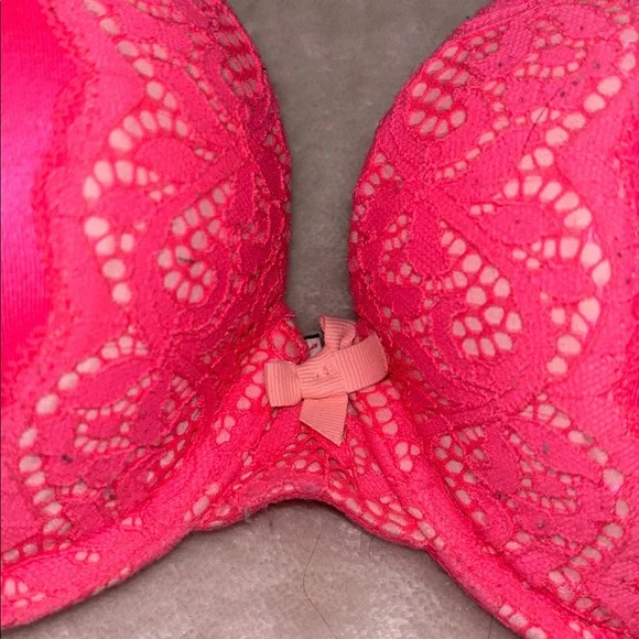 Victoria’s Secret lace bra - Picture 3 of 4